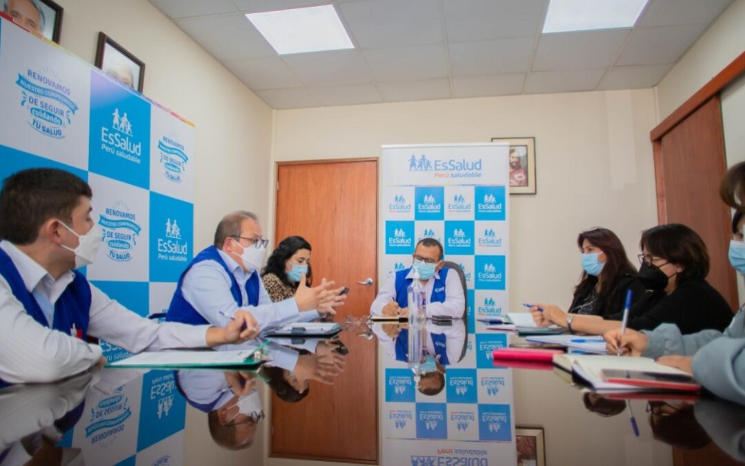 EsSalud permite afiliación de cónyuges y convivientes en el seguro social: este es el requisito